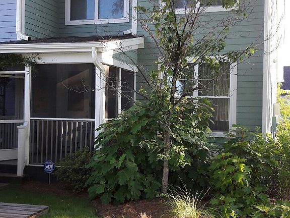 Back view/patio