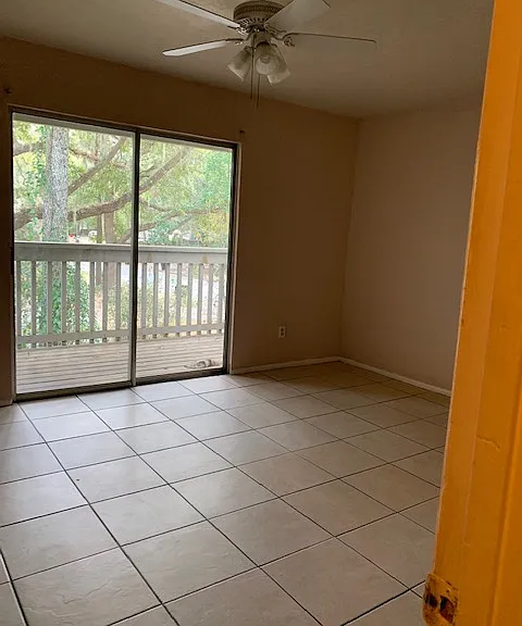6121 SW 12th Pl — Photo 1
