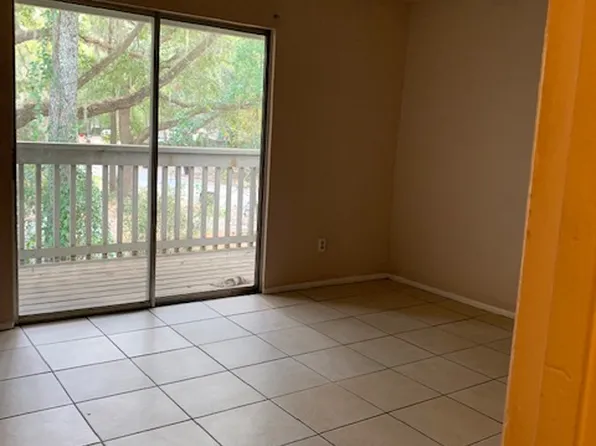 6121 SW 12th Pl, Gainesville, FL 32607