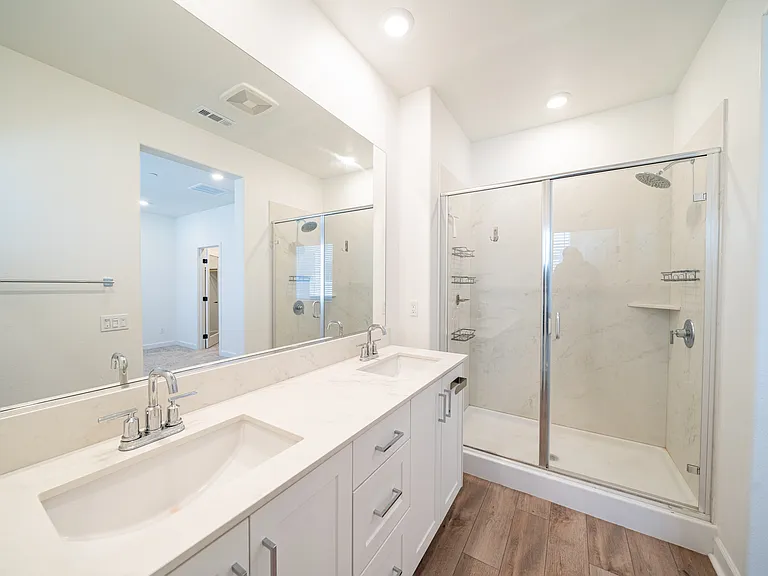 828 Mateo St #4 — Photo 16