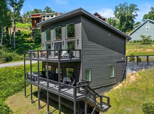 612 Sunset Ln, Gatlinburg, TN 37738