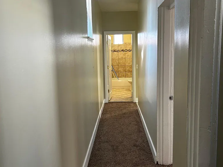 409 E 6th St #2 — Photo 8