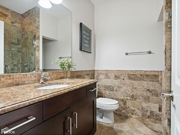 5th image of 1415 W Belmont Ave APT 2
