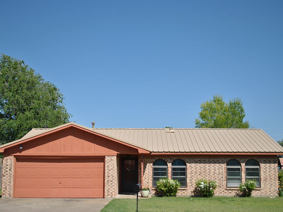 312 Cedar Dumas, TX Front 