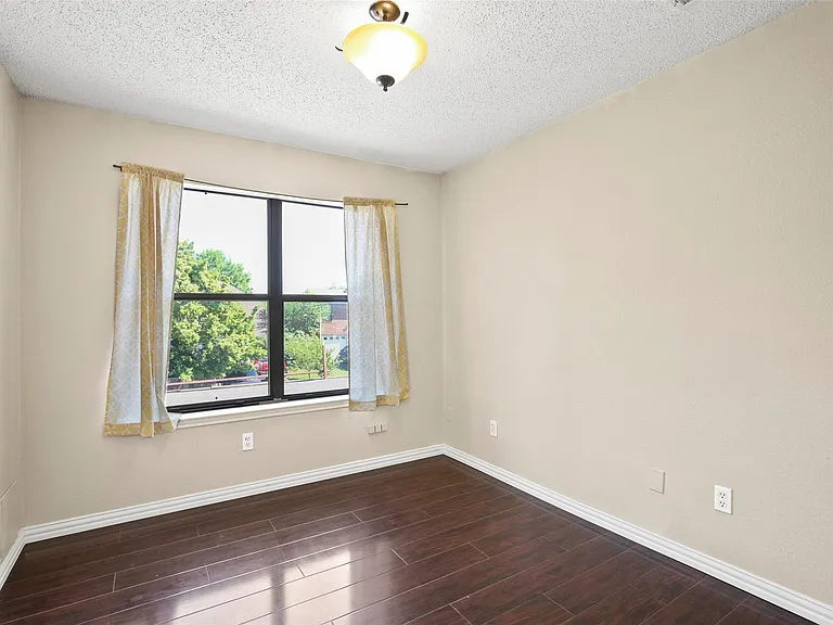 2226 Crystal Creek Ln — Photo 7