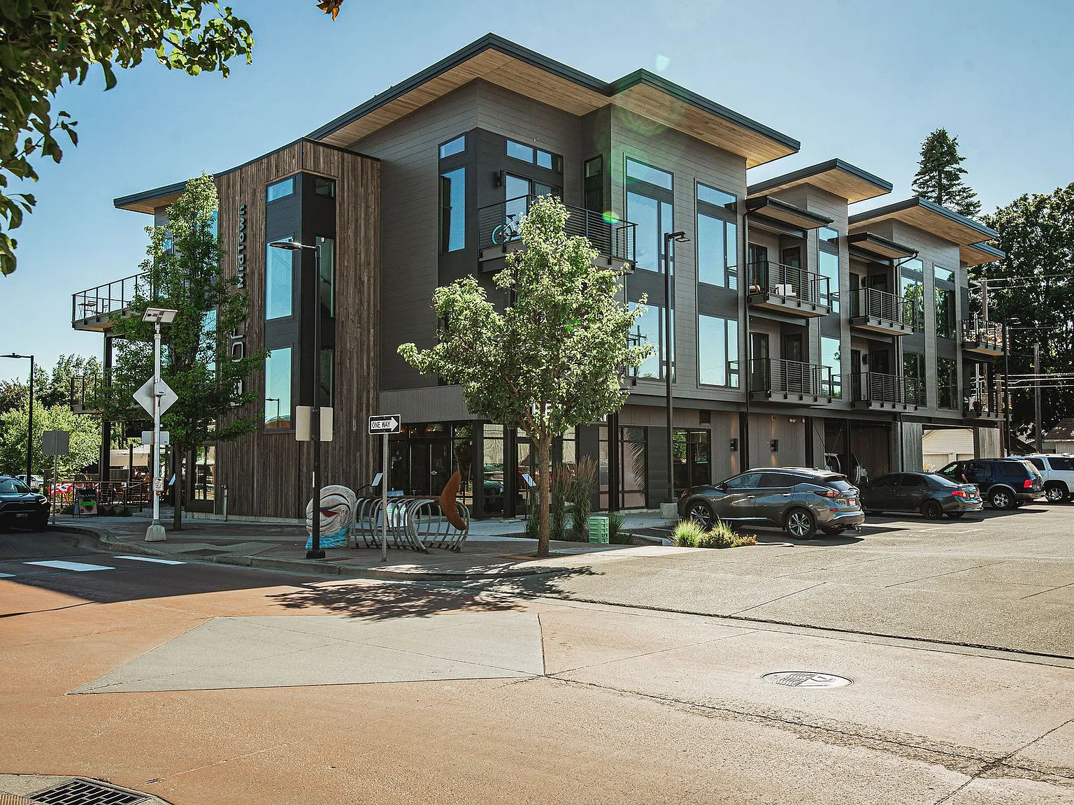 Perfect Corner Unit | 1 Bed, 1 Bath + Private Deck in Midtown CDA — Photo 2