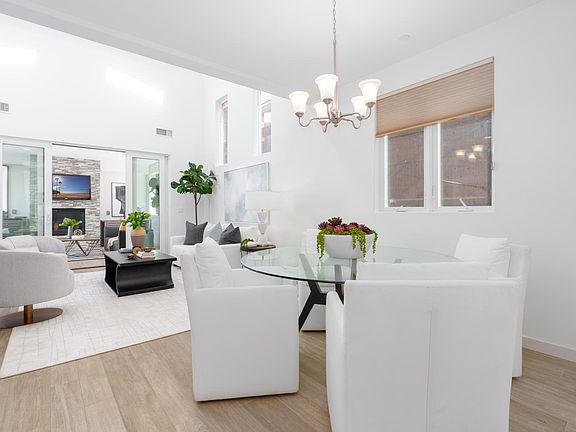 5th image of 432 1/2 Goldenrod Ave
