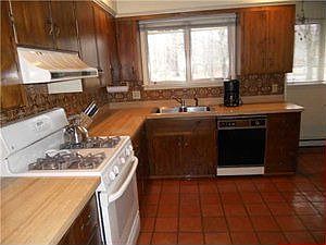 5th image of 275 Woodland Dr