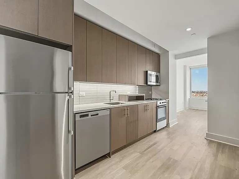 86 Fleet Pl #3C — Photo 3