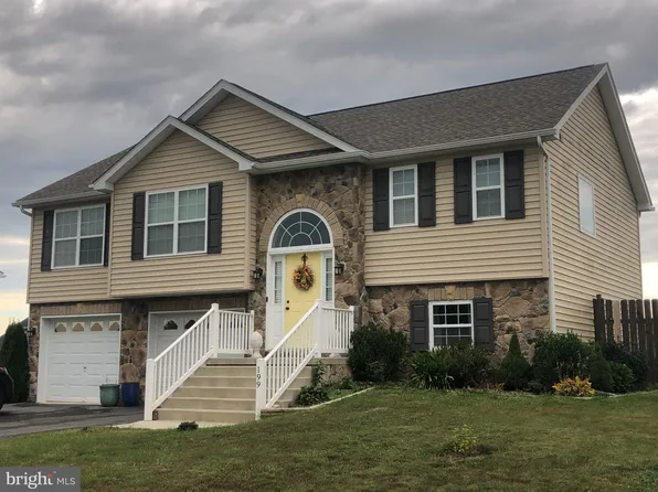 199 Wallace Ave, Inwood, WV 25428