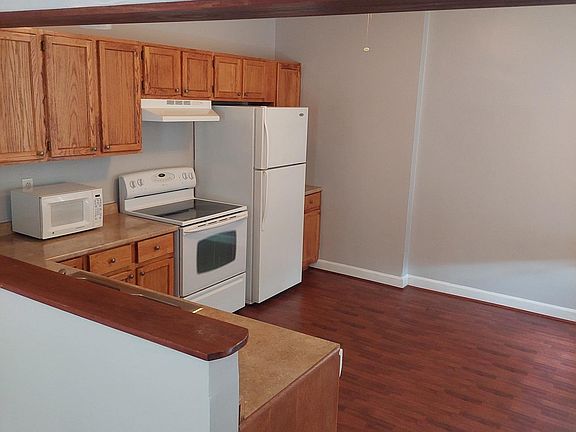 2nd image of 701 Market St