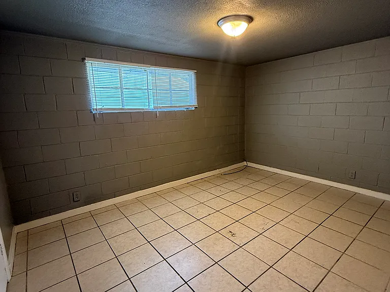 5223 E 12th St #8 — Photo 7