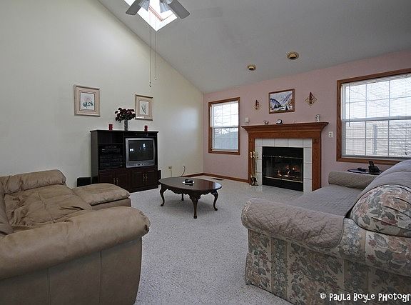 5th image of 468 Leahy Cir