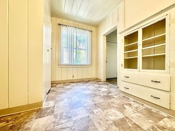 5th image of 644 W 4th St #325