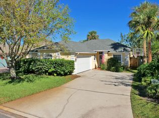 1161 Sandpiper Ln, Atlantic Beach, FL 32233