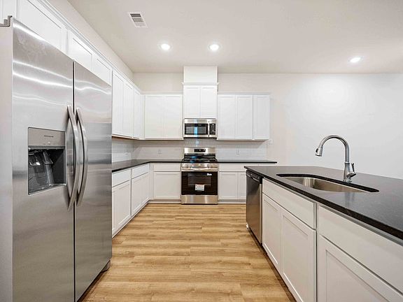 13423 Sun Cay Drive - Nimitz - Kitchen