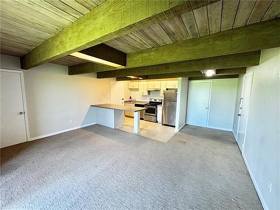 5th image of 1525 Aztec Ave APT B