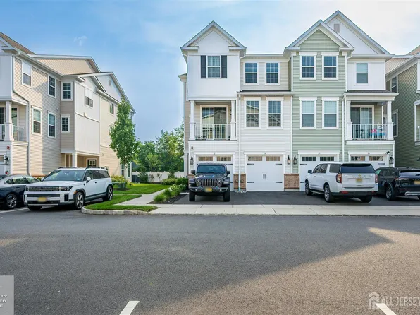 30 Depot Way, Dunellen, NJ 08812