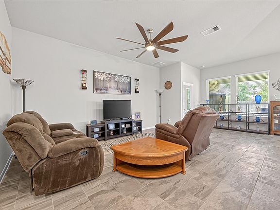3rd image of 135 Winged Elm Ct