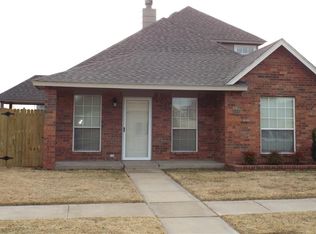 1010 SW 22nd St, Moore, OK 73170