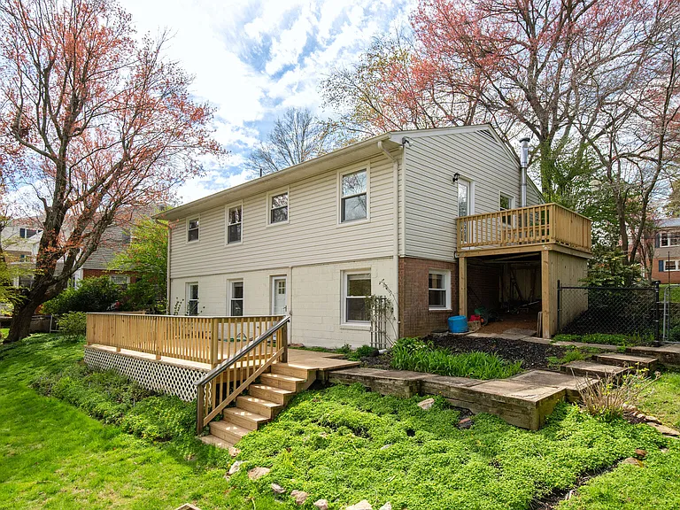 1204 Gladstone Dr — Photo 22