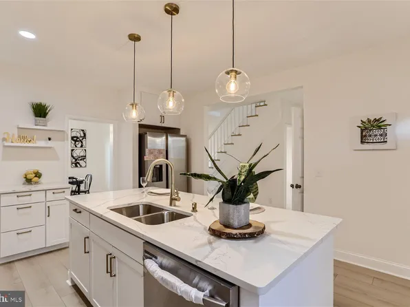 2405 Sparrows Point Rd, Sparrows Point, MD 21219