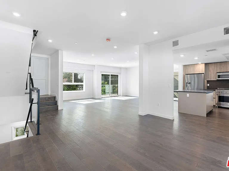 849 N Alta Vista Blvd — Photo 4