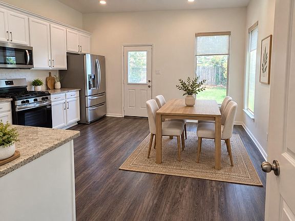 4th image of 8122 Heartbrook Field Ln