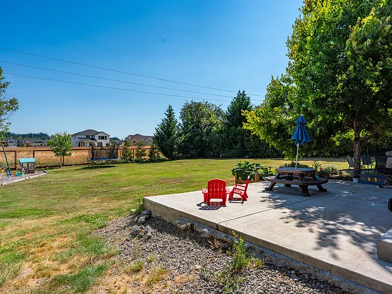 2752 Robinhood Ln NW — Photo 3
