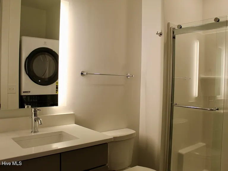 1108 Castle St #C — Photo 10