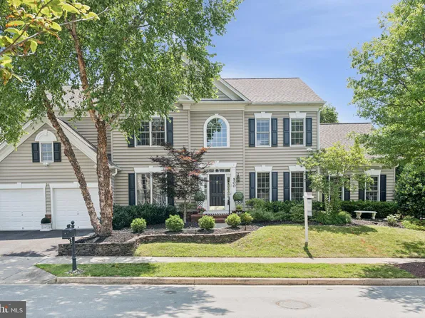 500 Peonies Ter, Rockville, MD 20850