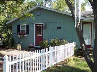 1217 W Adams Rd, Pentwater, MI 49449