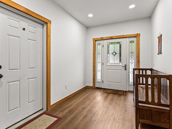 4th image of 1095 Mariaville Road