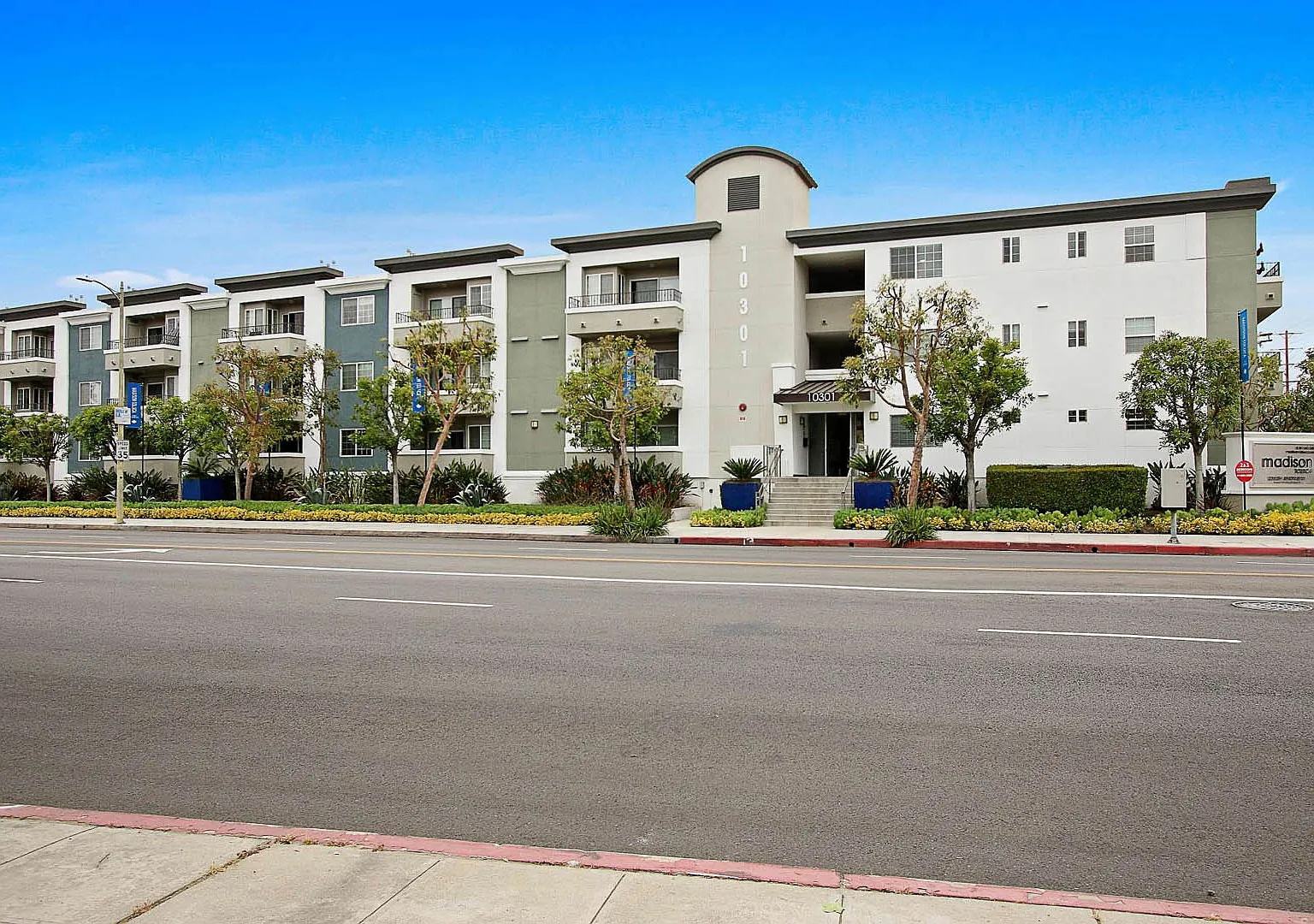 Madison Toluca — Photo 1
