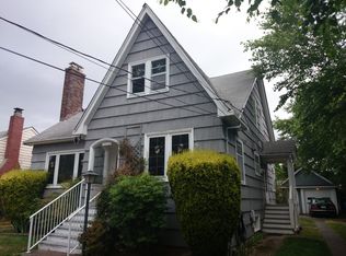 3212 40th Ave SW, Seattle, WA 98116