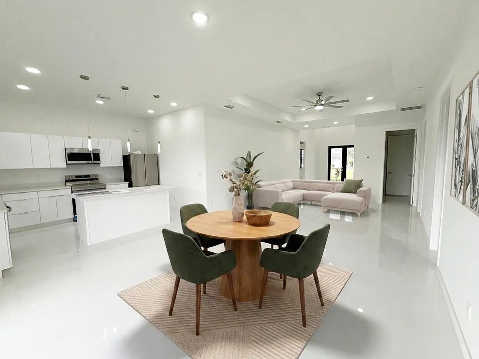 2325 NW 37th Pl