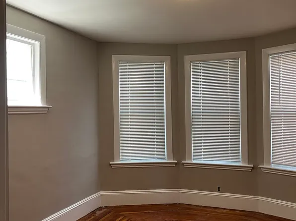 9 Charles St, Beverly, MA
