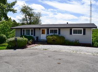16784 Beechwood Ln, Carlinville, IL 62626