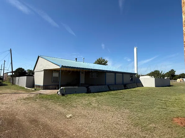 101 Gaines St, Claude, TX 79019