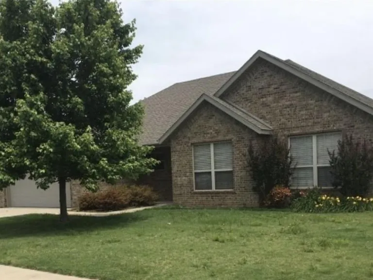 2610 N Brush Creek Dr — Photo 1