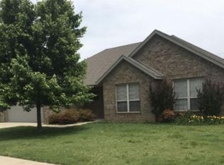 2610 N Brush Creek Dr, Fayetteville, AR 72704