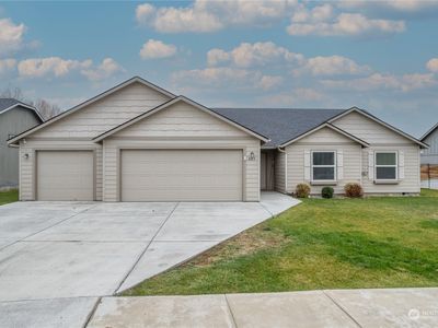 805 S Hamilton Road, Moses Lake, WA, 98837