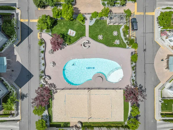 547 Yates Rd #211, Kelowna, BC V1V 2T9
