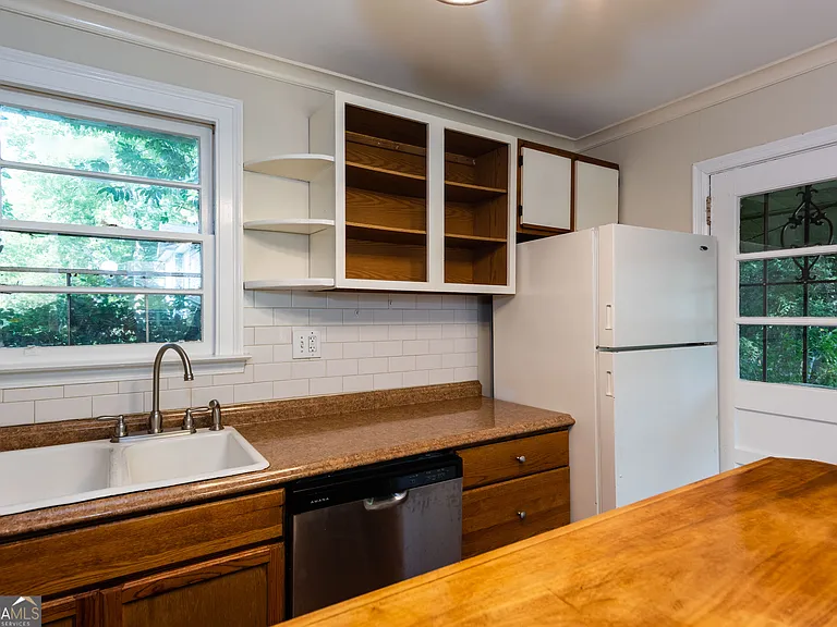 1318 Elizabeth Ln #B — Photo 8