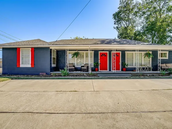 201 S Jones St, Granbury, TX 76048