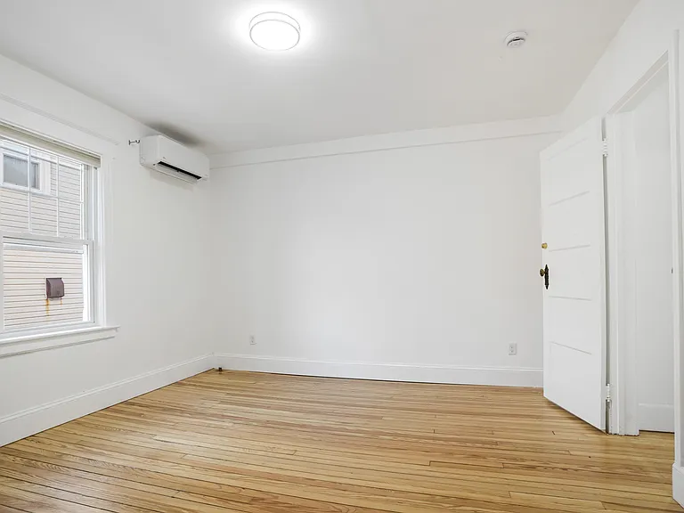 27 5th St #2 — Photo 12