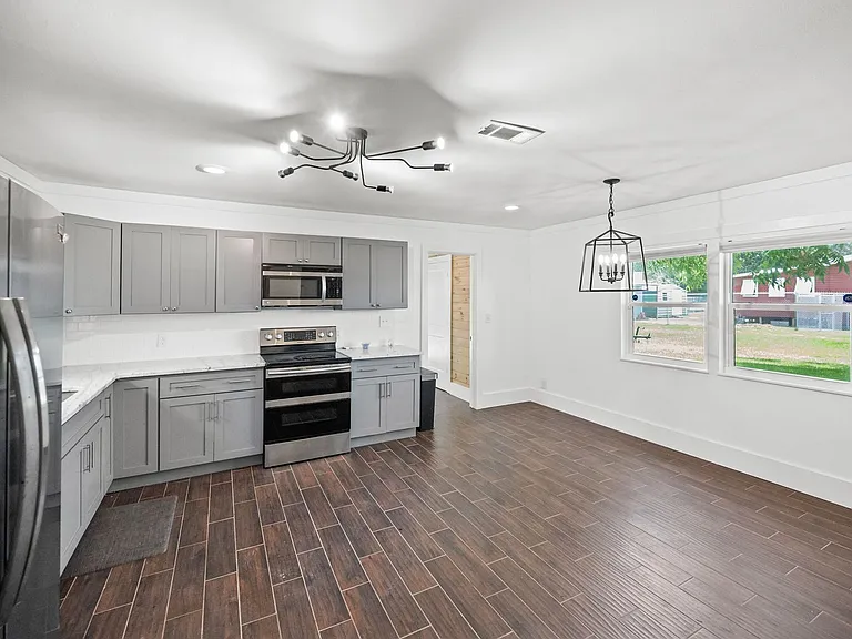 24663 Chestnut St #B — Photo 11