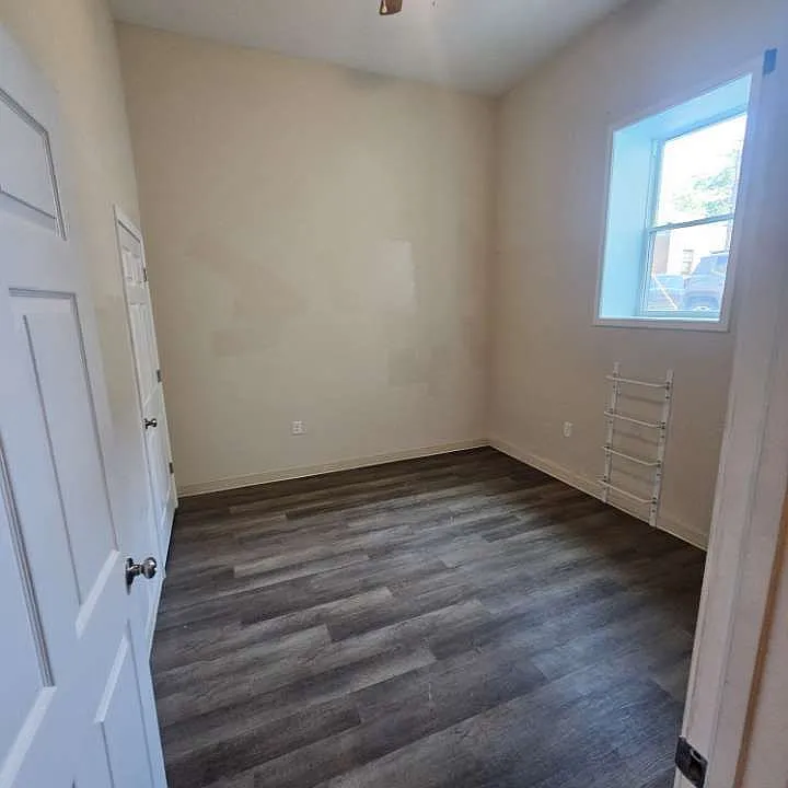 1 bed, 600 sqft, $1,000 — Photo 3