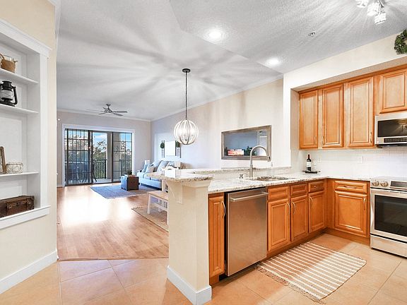 3rd image of 150 Pantano Cay Blvd Unit 2203