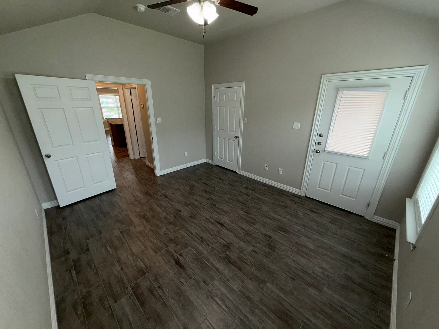 1 bed, 767 sqft, $1,050 — Photo 2